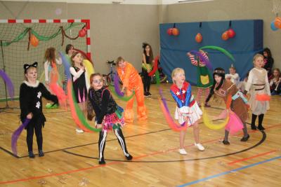 Fasching in der Haineck-Schule Nazza (Bild vergr&ouml;&szlig;ern)