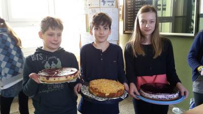 Foto zur Meldung: Klasse 6b: Lecker Kuchen für alle!