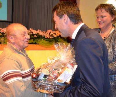 Blumen für Joachim Ulbrich - seit 60 Jahren in der Wehr aktiv