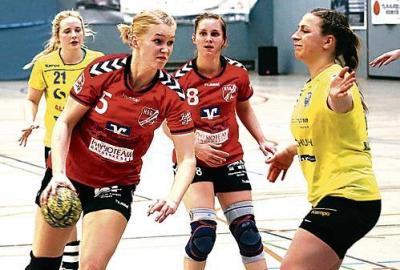 Foto zur Meldung: Handballdamen verlieren beim Tabellenzweiten nach wackerem Kampf