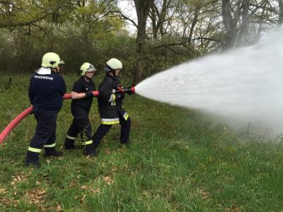 Foto zur Meldung: Ausbildung bei der Feuerwehr