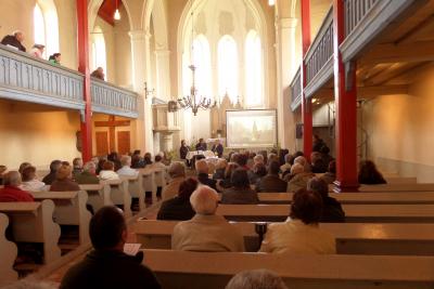 Foto zu Meldung: Erfolgreiche Chroniklesung in Groß Mehßower Kirche