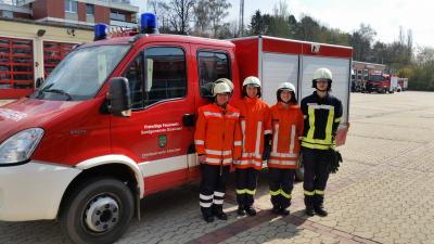 Auf dem Bild von links: Gordana Bartell (52, Feuerwehr Rottorf), Kati Oppermann (45, Feuerwehr Ahmstorf), Birte Janze (39, Feuerwehr Ahmstorf) und Louisa Stöcke (28, Feuerwehr Grasleben)