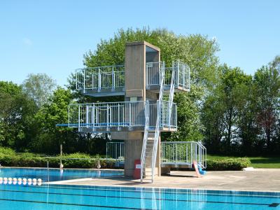 Sprunganlage Freibad Krempe (Bild vergr&ouml;&szlig;ern)
