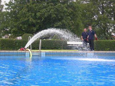 Vorschaubild zur Meldung: Sommer Pool-Party mit der Jugendfeuerwehr Wettenberg
