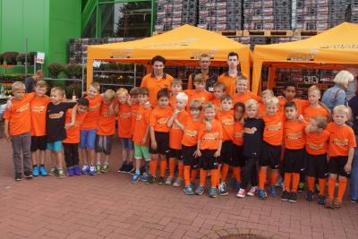Orange die neue Farbe im Oldenburger Fußball