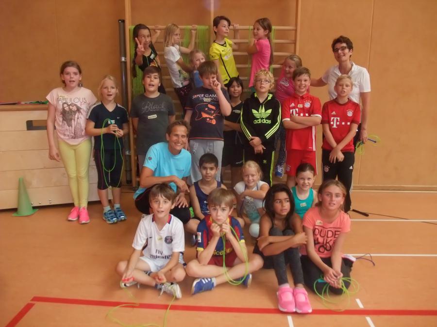Furstenwall Schule Die Grundschule In Dahlenburg Rope Skipping