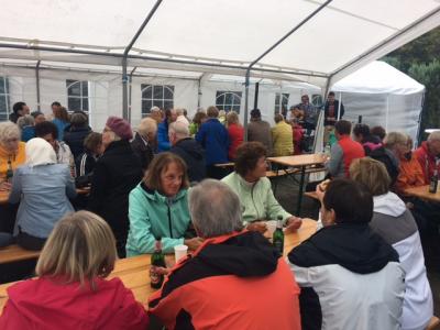 Foto zur Meldung: AGIL Wandertag lockt trotz Regens 65 Teilnehmer!