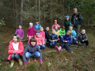 Foto zur Meldung: Waldspaziergang mit dem Förster Herrn Aschenkampff