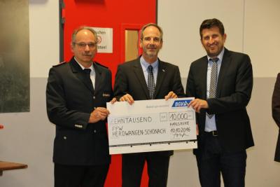 BGV spendet 10.000 Euro an Freiwillige Feuerwehr Herdwangen-Schönach (Bild vergrößern)