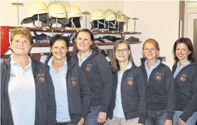 Dies sind die noch sechs verbliebenen Aktiven in der Frauengruppe der Feuerwehr Oberneisen. Sie hoffen mit der Schnupper-Übungsstunde am Samstag neue Frauen