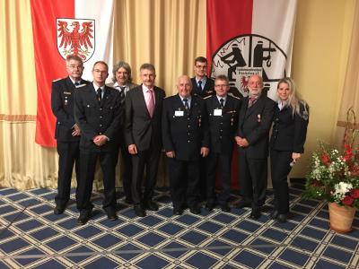 Innenminister zeichnet Angehörige von Feuerwehren und Hilfsorganisationen aus Märkisch-Oderland aus