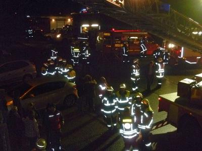 Foto zur Meldung: Große Einsatzübung bei der Ruhmannsdorfer Feuerwehr – 13 Wehren aus zwei Landkreisen (Regen, Cham) Evakuierung war erforderlich