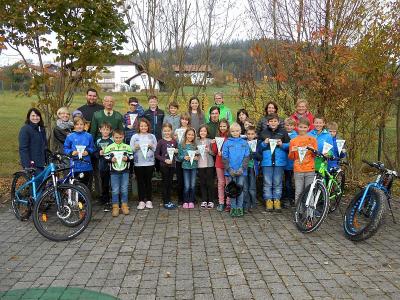 Foto zur Meldung: Radfahrprüfung in der Grundschule Prackenbach