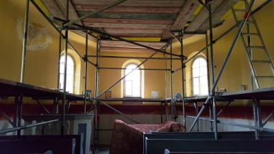 Kirchenraum wird gegenwärtig saniert (Bild vergrößern)