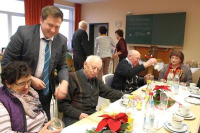 Foto zur Meldung: Besinnliche Adventfeier der Moosbacher Senioren