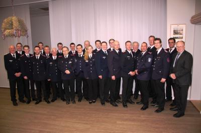 Gewählte, beförderte und geehrte Kameraden der Feuerwehr Seester (Foto: Meike Kamin)