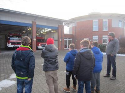 Unterrichtsfahrt der Klasse 5 zur Feuerwehr in Mettingen am