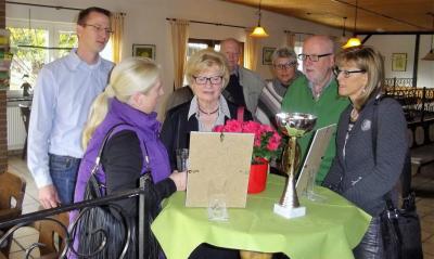 Rat und Verwaltung der Gemeinde Holzwickede gratulierten dem Kleingartenverein „Am Oelpfad“