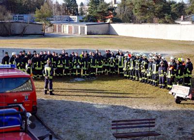 Feuerwehren aus Doberlug-Kirchhain und dem Amt Elsterland üben in Rückersdorf