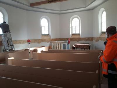 Kirchenraum wird gegenwärtig saniert (Bild vergrößern)