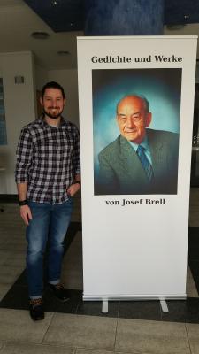 Ausstellung im Rathaus eröffnet - Gedichte und Werke von Josef Brell