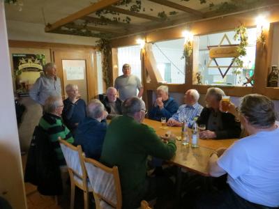Senioren beim Besuch im "Dorster Kesslebräu"