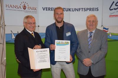 Von links: HANSA-PARK Geschäftsführer Christoph Andreas Leicht, Kieler MTV Christof Rapelius, LSV-Vizepräsident Heinz Jacobsen (Bild vergrößern)