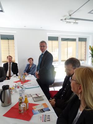 Vorschaubild zur Meldung: Unternehmerforum der Kleeblattregion mit Brandenburgs Wirtschaftsminister Albrecht Gerber