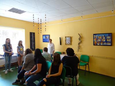 Vorschaubild zur Meldung: Ausstellung mit Töpferarbeiten der Schüler der Carl-Diercke-Oberschule eröffnet