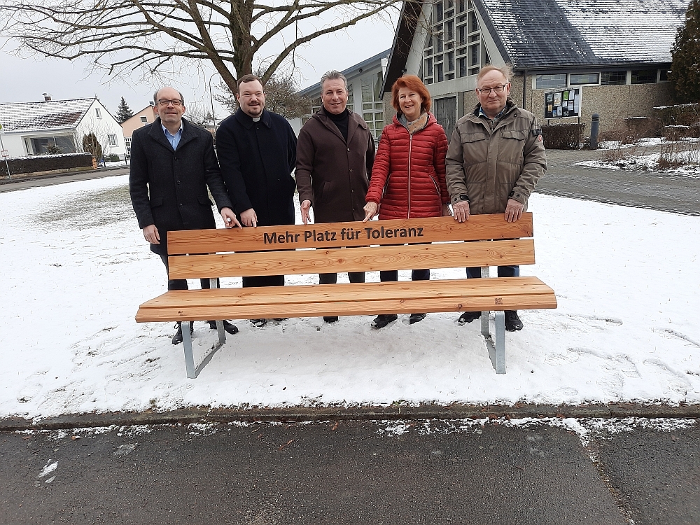 2025-02-17_Bild2_Demokratiebänke_1-kl