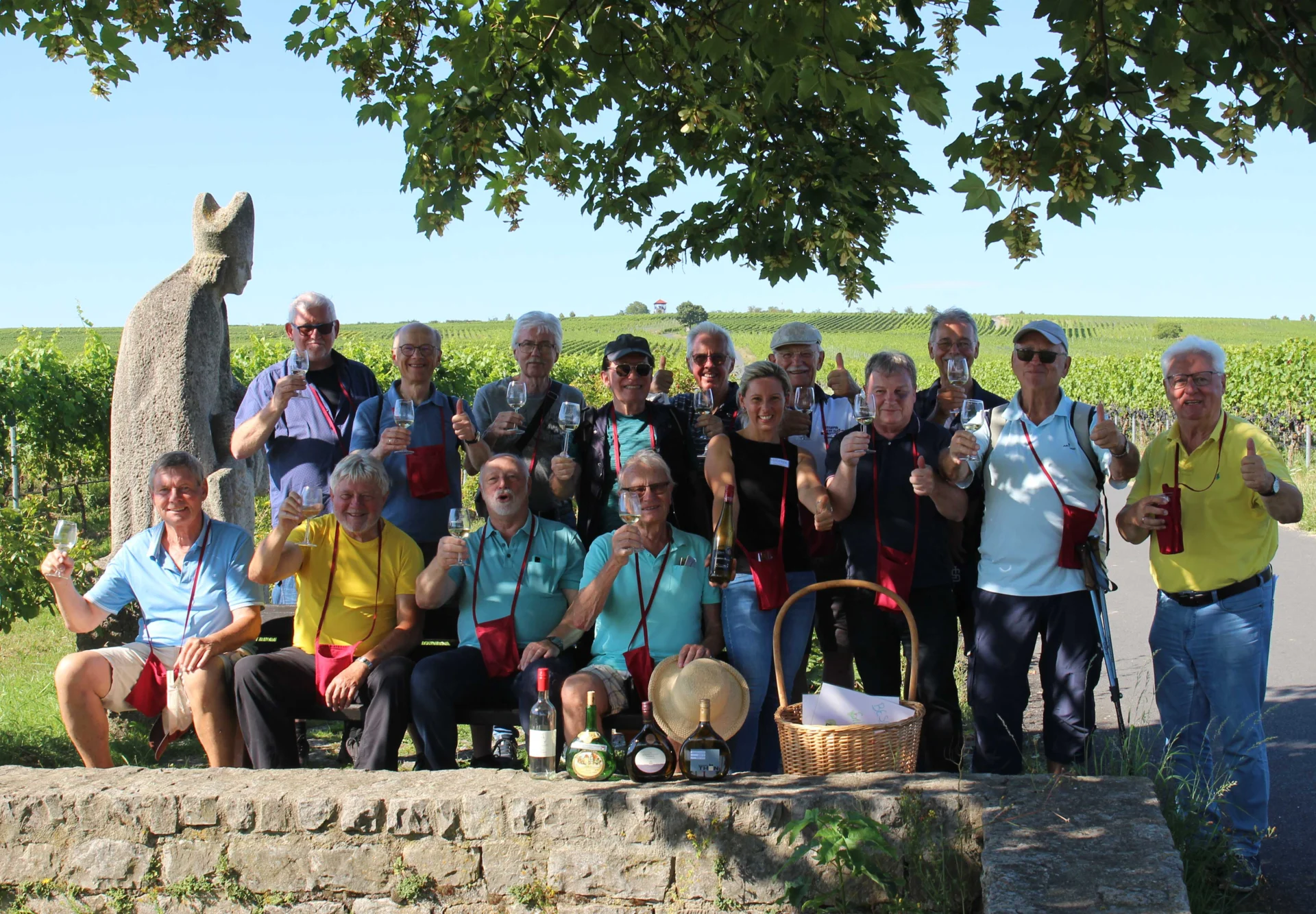 TSV-Männer-Gymnastik-Gruppe bei der Weinprobe in Sommerach