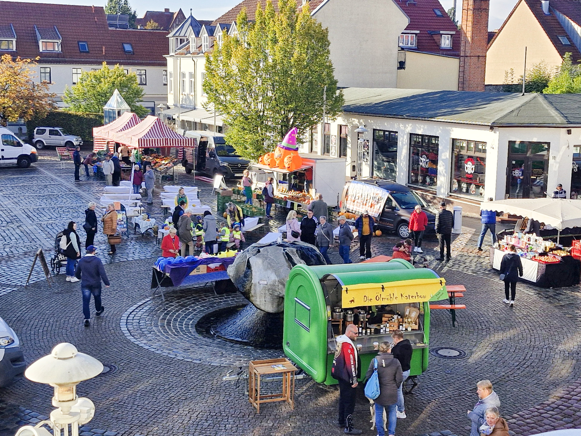 Blick über den Herbst- und Kürbismarkt Foto: Sandra Bels/Stadt Pritzwalk