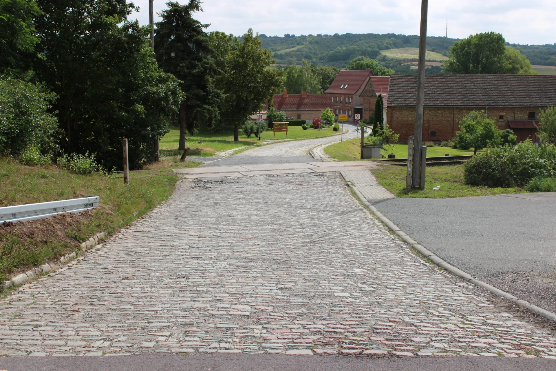 Ortszufahrt in Grockstädt