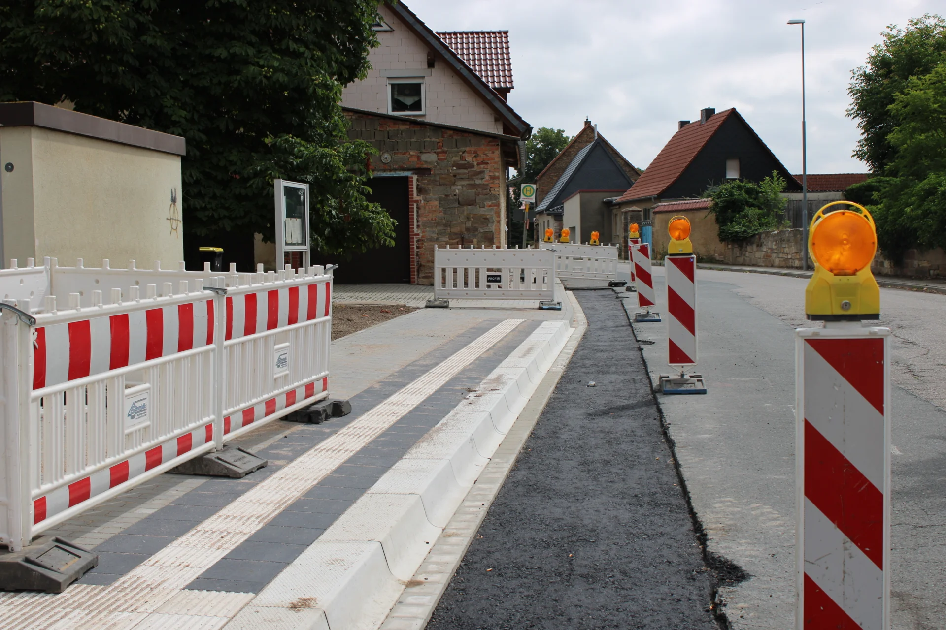 Bushaltestelle in Niederschmon