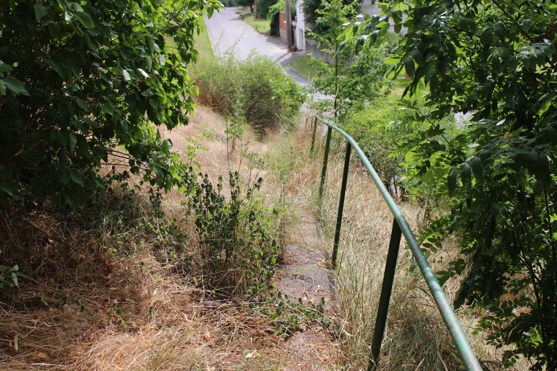 Treppe zum Spielplatz in Oberschmon