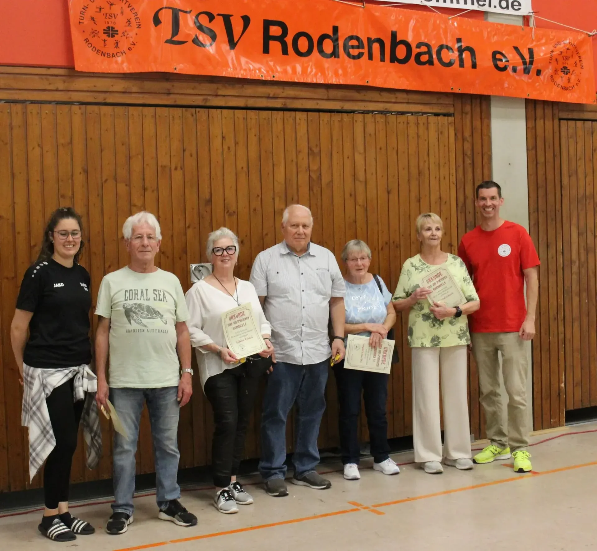 Das TSV Vorstandsteam gratuliert den Jubilar*innen und Gründungsmitgliedern