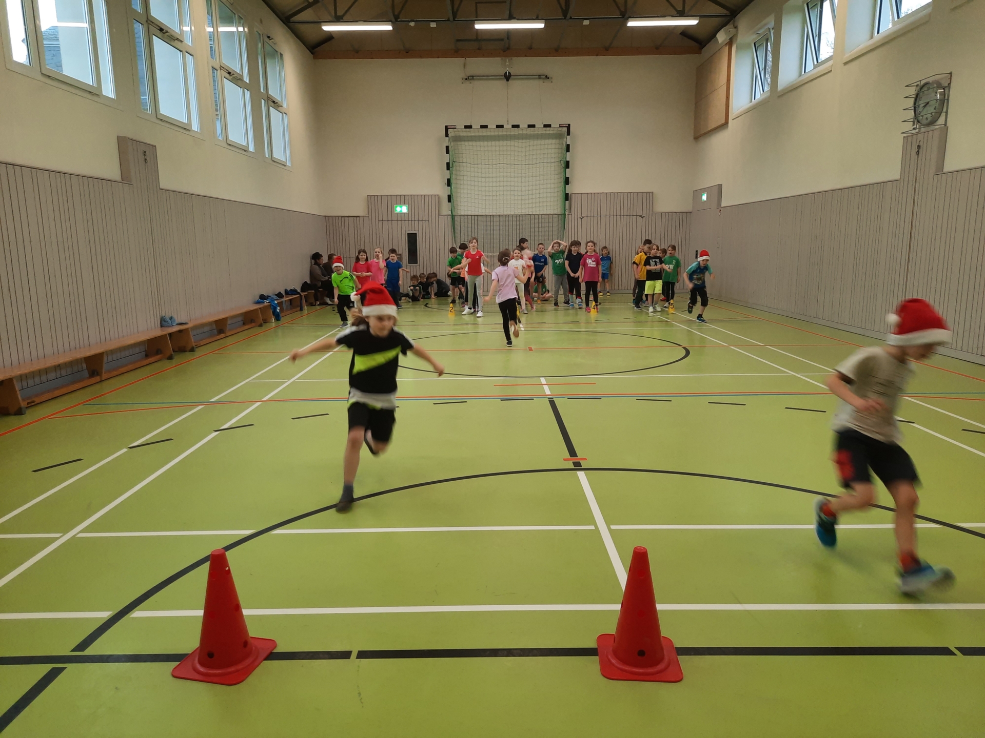 Dezember_Staffelspiele Klassen 1 u 2