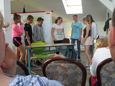 Foto zur Meldung: Gelungene Theaterpremiere in der Theodor-Fontane-Oberschule