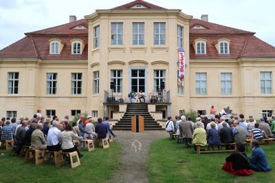 Ausstellungseröffnung in Reckahn mit über 100 Gästen (Bild vergrößern)