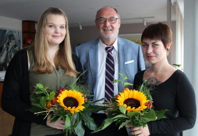 v.l.n.r. Maria Kaminiski, Bürgermeister Hans-Ulrich Hengst, Marlene Schiewerhha