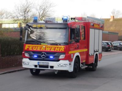 Foto zur Meldung: Einsatz: FF Seester rückt zu Pkw-Brand auf die A23 aus