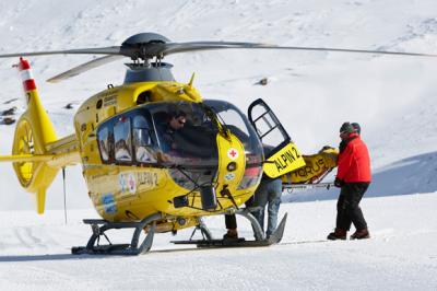 Rettungseinsatz mit Hubschrauber im Skigebiet - Foto: DSV