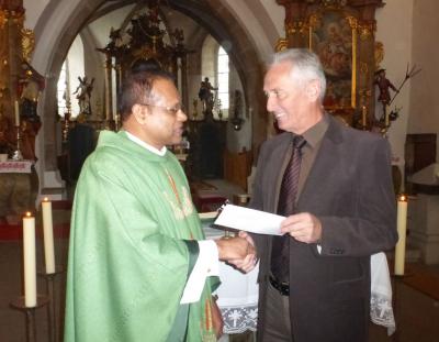 Foto zur Meldung: Unsere Pfarrgemeinde verabschiedet indischen Geistlichen