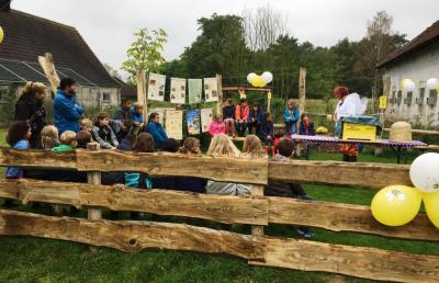 Der neue Bauernhof-Bienengarten in Gussow