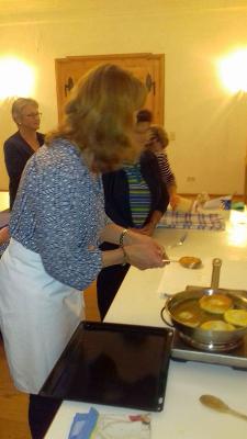 Foto zur Meldung: Kochabend beim Kath. Frauenbund