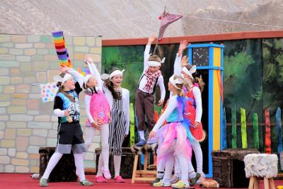 Foto zur Meldung: „7 Geißlein allein zu Haus“ – erfolgreiche Märchenkomödie zieht vom Salzberg auf die Bühne im Theater Zielitz