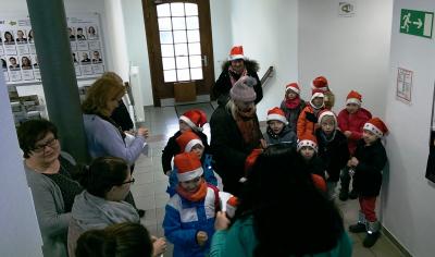 Weihnachtliche Stimmung herrschte beim Besuch der Kindergartenkinder im Rathaus