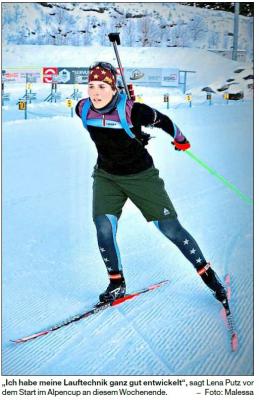 Lena Putz greift auf Skiern an