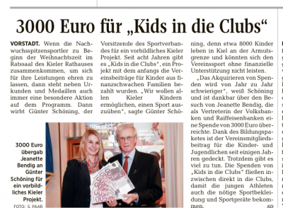 Übergabe eines Schecks in Höhe von 3.000,00 € durch die Kieler Volksbank für das Projekt Kids in die Clubs (Bild vergrößern)